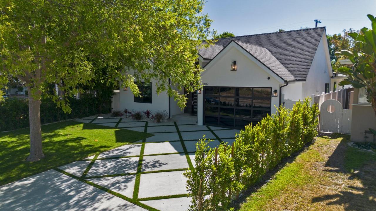 Universal Stellar With Pool And Jacuzzi Villa